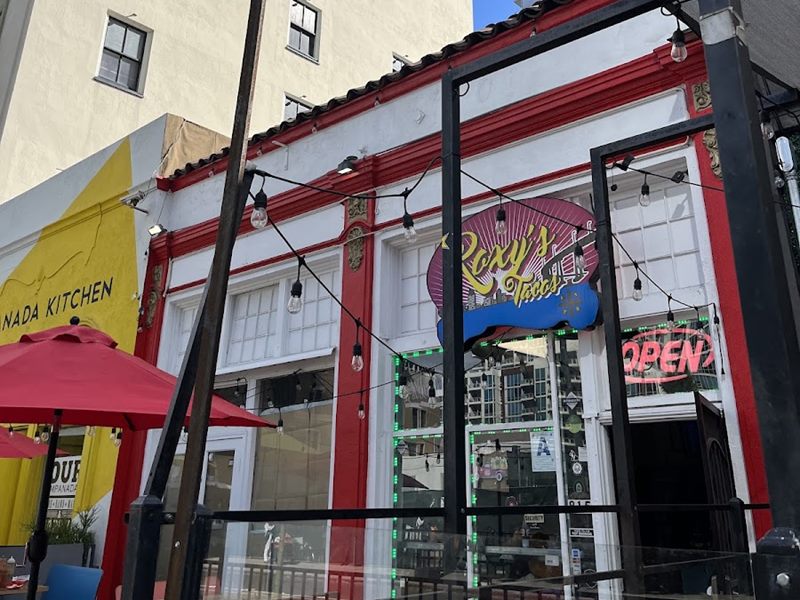 Roxy’s Tacos exterior