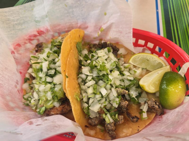 Roxy’s Tacos food
